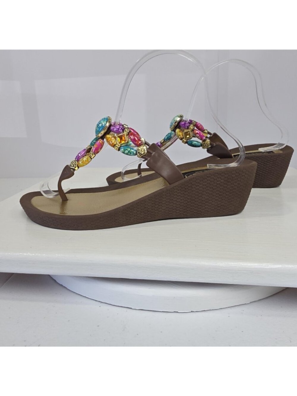 Grandco Sandals Womens Size 8 Multicolor Beaded Jeweled Wedge Thong Shoes - Picture 4 of 11